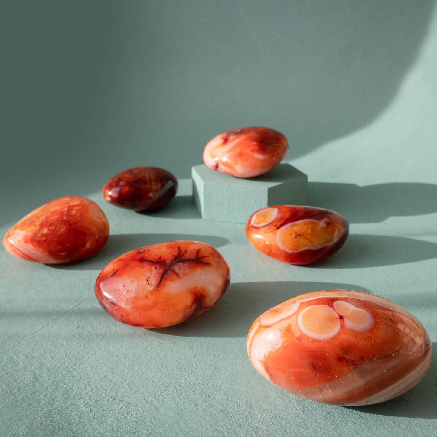 carnelian, carnelian palm stone, carnelian crystal, carnelian metaphysical properties, carnelian meaning, carnelian stone,