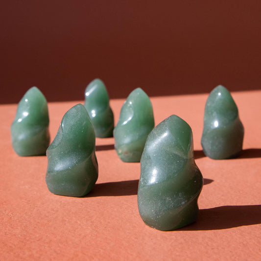 green aventurine, green aventurine flame, green aventurine mini flame, crystal flame, mini crystal flame, green aventurine crystal, green aventurine stone, green aventurine properties, green aventurine healing properties, green aventurine metaphysical properties, green aventurine meaning