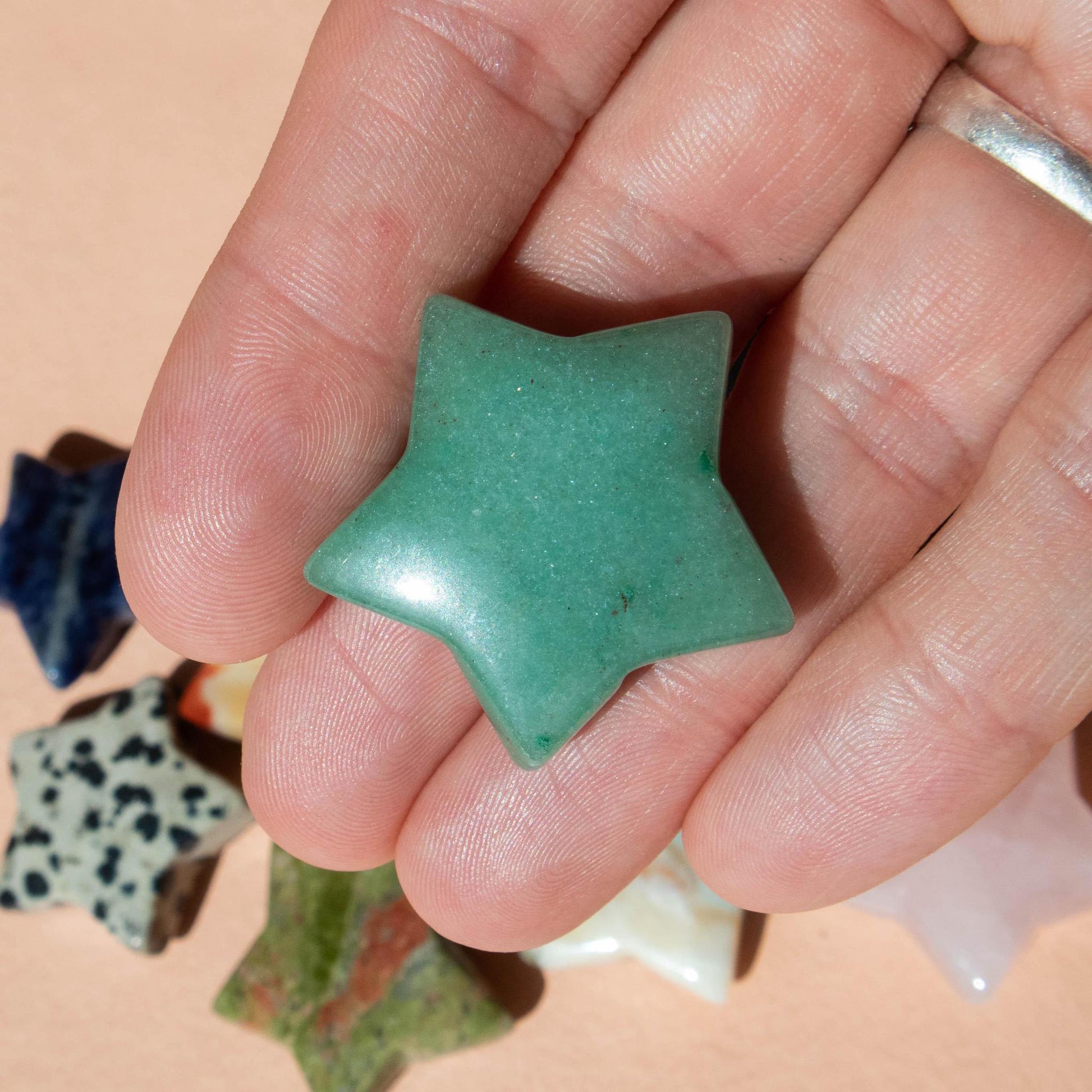 green aventurine, green aventurine star, crystal star, gemstone star, green aventurine crystal, green aventurine stone, green aventurine gemstone, green aventurine properties, green aventurine healing properties, green aventurine metaphysical properties, green aventurine meaning