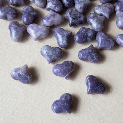 lepidolite, lepidolite heart, crystal heart, lepidolite crystal, lepidolite stone, lepidolite properties, lepidolite healing properties, lepidolite metaphysical properties, lepidolite meaning