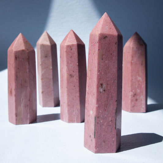 rhodonite, rhodonite obelisk, crystal obelisk, gemstone obelisk, rhodonite crystal, rhodonite stone, rhodonite gemstone, rhodonite properties, rhodonite healing properties, rhodonite metaphysical properties, rhodonite meaning