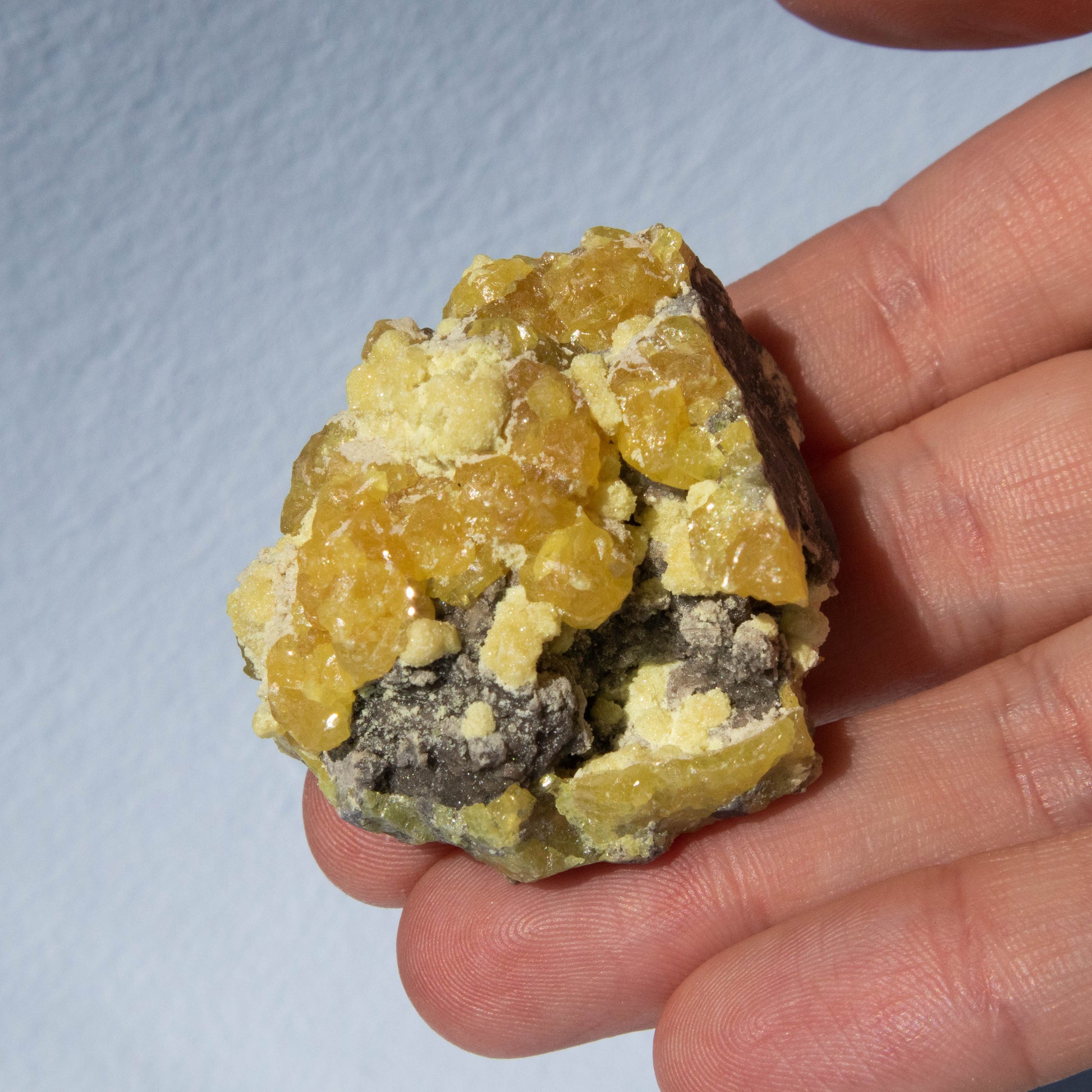 sulfur, sulfur quartz, sulfur quartz specimen, crystal specimen, gemstone specimen, sulfur quartz crystal, sulfur quartz stone, sulfur quartz properties, sulfur quartz healing properties, sulfur quartz metaphysical properties, sulfur quartz meaning