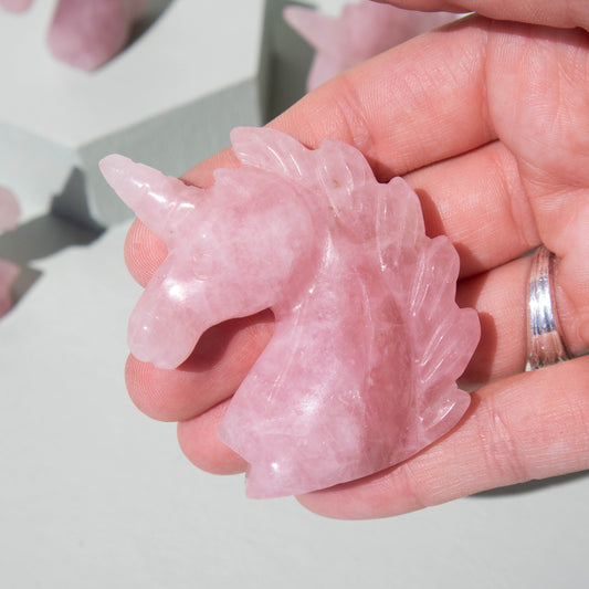 rose quartz, rose quartz unicorn, crystal unicorn, gemstone unicorn, rose quartz crystal, rose quartz stone, rose quartz properties, rose quartz healing properties, rose quartz metaphysical properties, rose quartz meaning