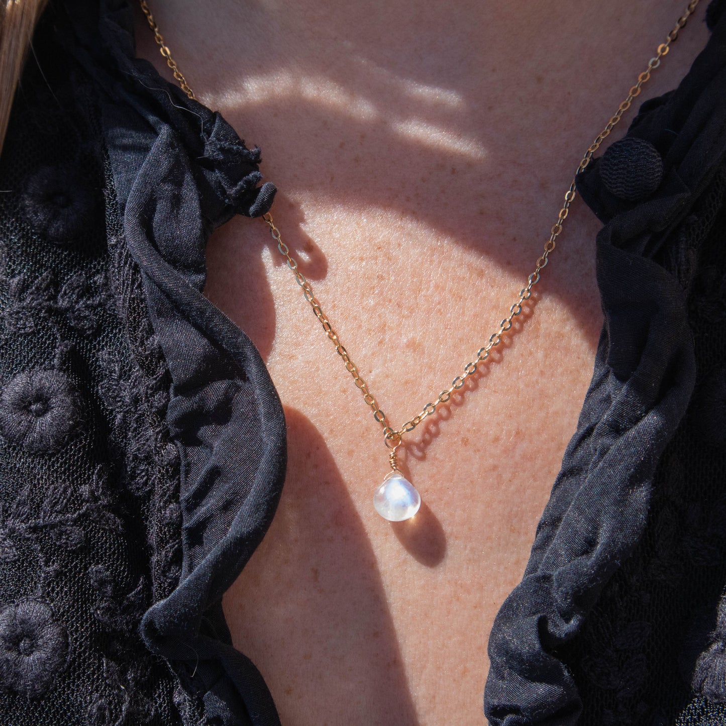 moonstone, moonstone necklace, gold plated moonstone necklace, moonstone jewelry, crystal jewelry, crystal necklace, gemstone jewelry, gemstone necklace, moonstone crystal, moonstone properties, moonstone healing properties, moonstone metaphysical properties, moonstone meaning