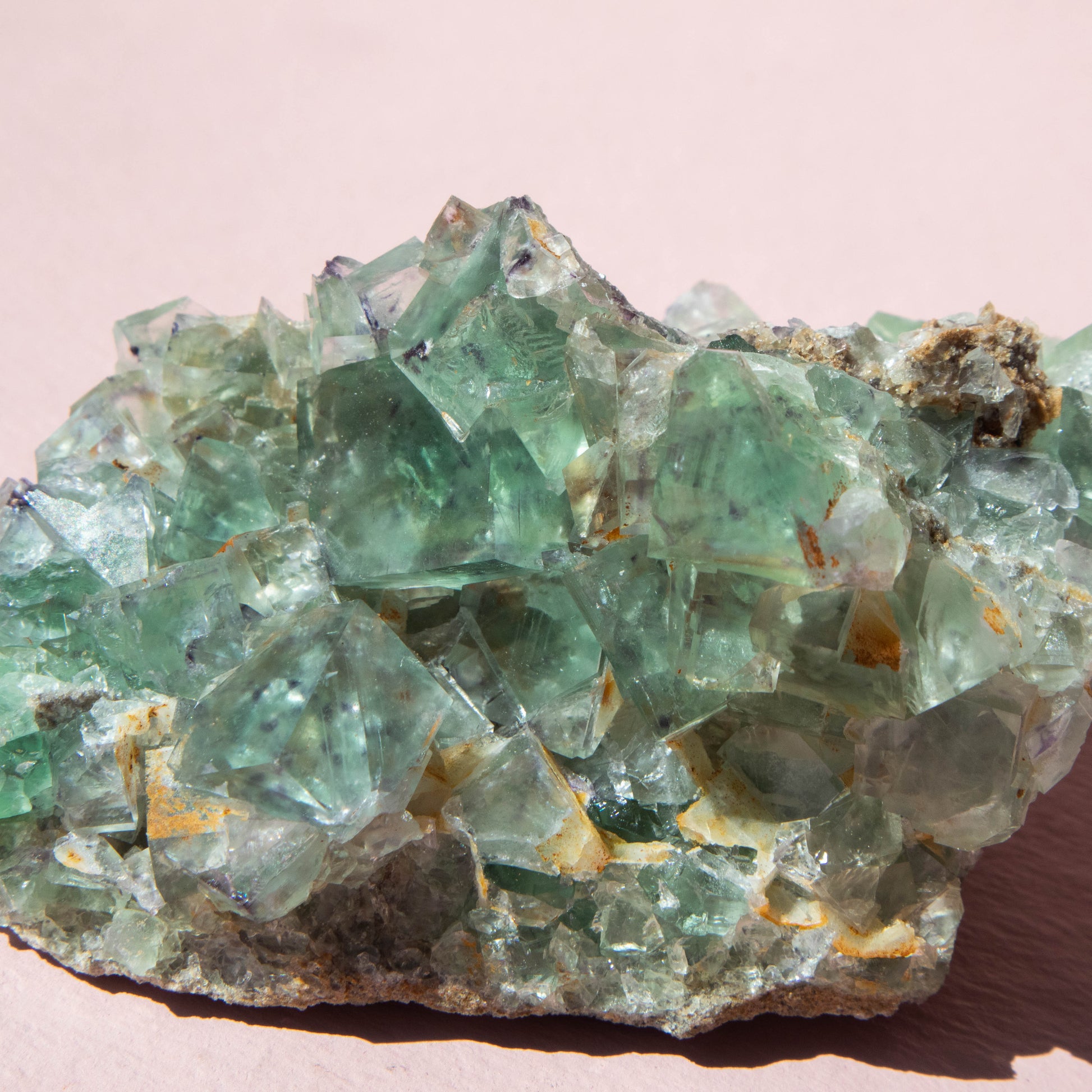 fluorite, fluorite specimen, crystal specimen, gemstone specimen, fluorite crystal, fluorite stone, fluorite properties, fluorite healing properties, fluorite metaphysical properties, fluorite meaning