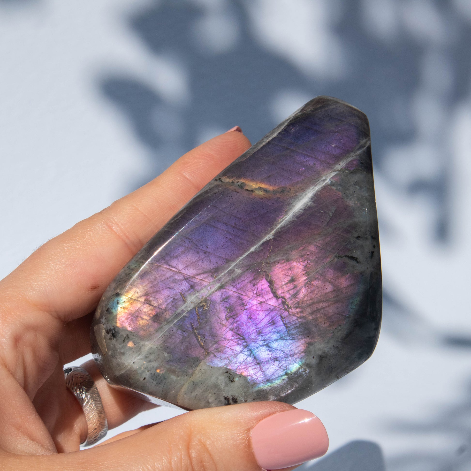 purple labradorite, labradorite, purple labradorite crystal, labradorite freeform, crystal freeform, labradorite crystal, labradorite stone, labradorite gemstone, labradorite properties, labradorite healing properties, labradorite metaphysical properties, labradorite meaning, purple flash labradorite, flashy labradorite