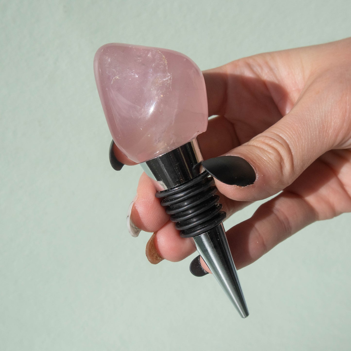 rose quartz, rose quartz wine stopper, crystal wine stopper, gemstone wine stopper, wine stopper, gifts for women, christmas gifts for women, rose quartz crystal, rose quartz stone, rose quartz properties, rose quartz metaphysical properties, rose quartz meaning, rose quartz gifts