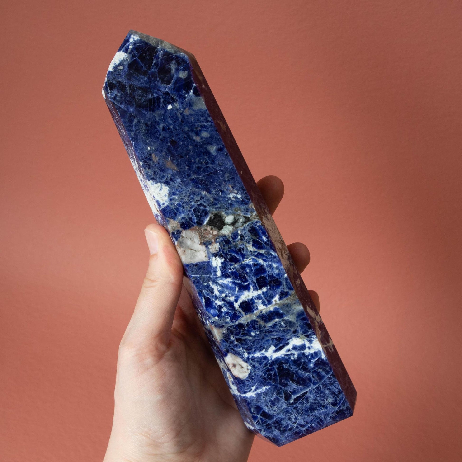 sodalite, sodalite obelisk, crystal obelisk, sodalite crystal, sodalite stone, sodalite properties, sodalite meaning