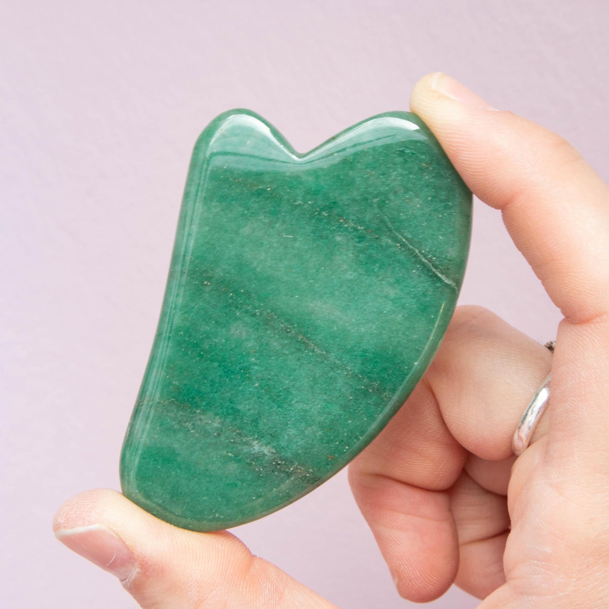 green aventurine, green aventurine gua sha, crystal gua sha, green aventurine crystal, green aventurine stone, green aventurine properties, green aventurine healing properties, gua sha